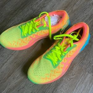 NWT ASICS women running shoe. size 8